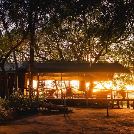 Askiesbos - Samochima Bush Camp Shakawe Buitenkant foto