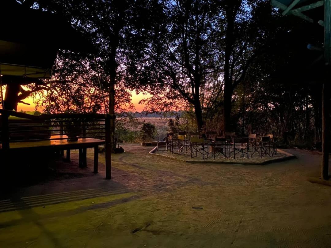 Askiesbos - Samochima Bush Camp Shakawe Buitenkant foto